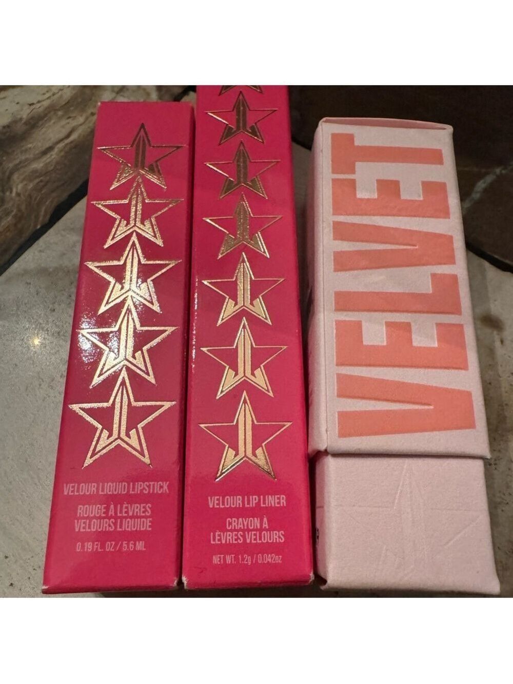 Jeffree Star - UNICORN BLOOD TRIO - Lip Liner, Liquid Velour & Velvet Trap - Picture 2 of 8